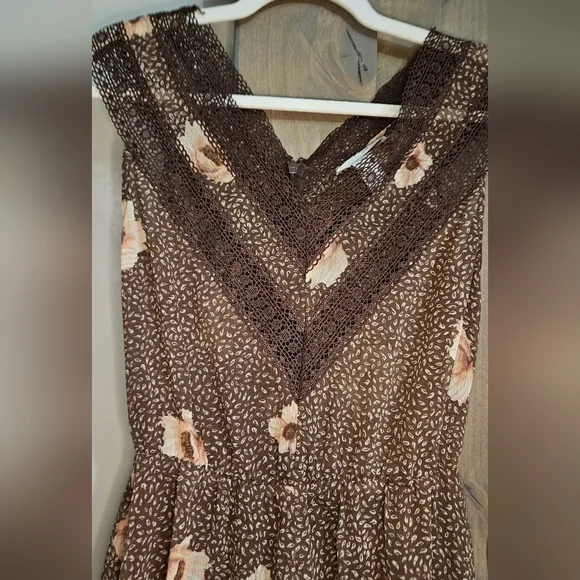 H&M Chiffon Romper brown and pink floral. Size 4 - Picture 5 of 11